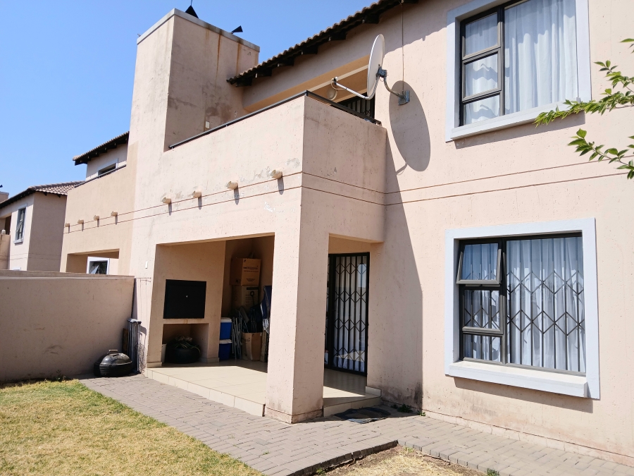 2 Bedroom Property for Sale in Montana Gauteng