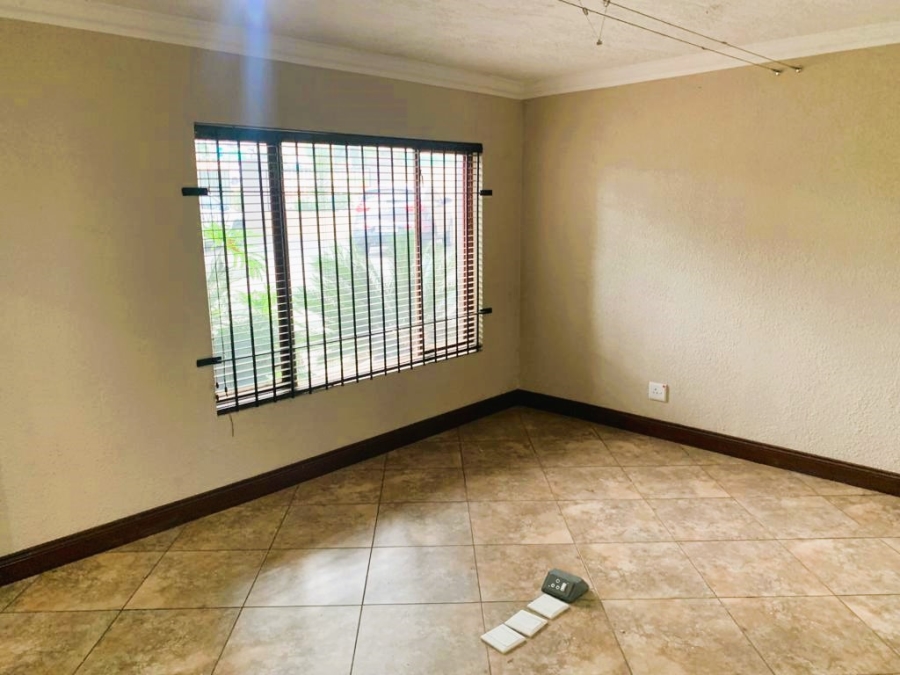 To Let commercial Property for Rent in Rooihuiskraal Gauteng