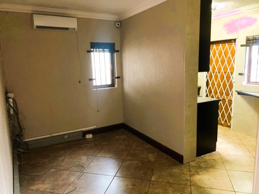 To Let commercial Property for Rent in Rooihuiskraal Gauteng