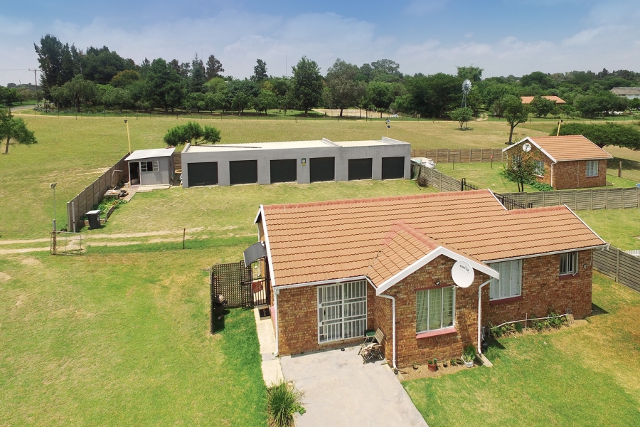 7 Bedroom Property for Sale in Glen Austin Gauteng