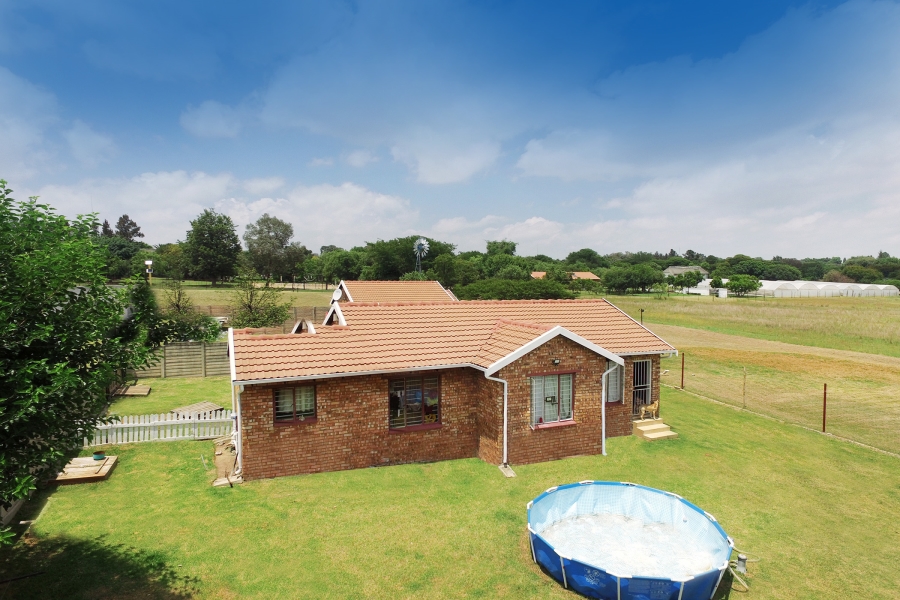 7 Bedroom Property for Sale in Glen Austin Gauteng