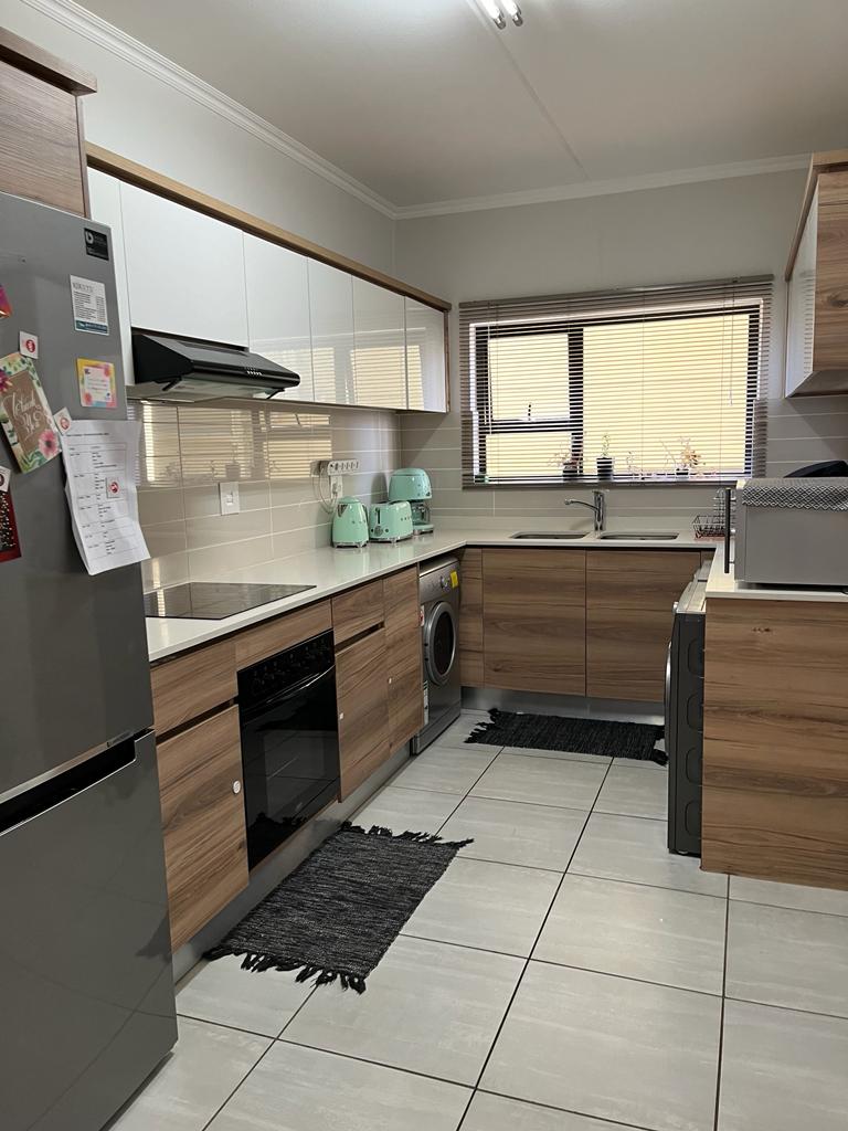 To Let 3 Bedroom Property for Rent in Waterfall Gauteng