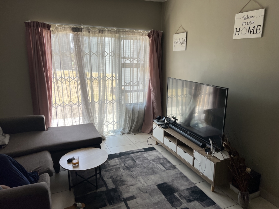 2 Bedroom Property for Sale in Glen Austin Gauteng