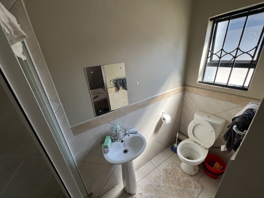 2 Bedroom Property for Sale in Glen Austin Gauteng