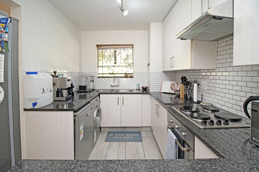 2 Bedroom Property for Sale in Robindale Gauteng