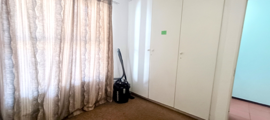 To Let 2 Bedroom Property for Rent in Northcliff Gauteng