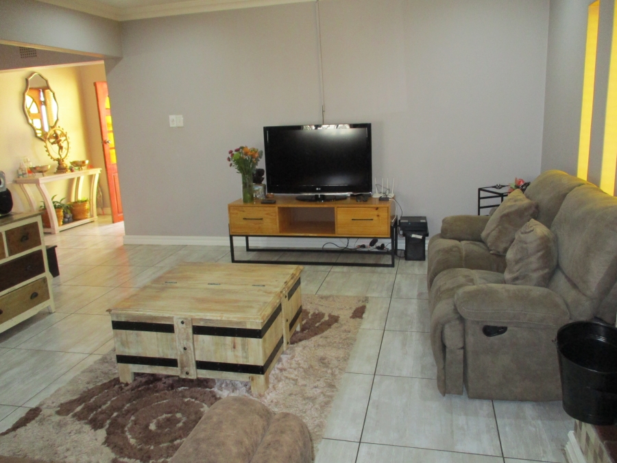 4 Bedroom Property for Sale in Wilro Park Gauteng