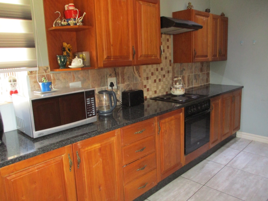 4 Bedroom Property for Sale in Wilro Park Gauteng