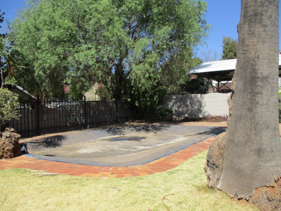 4 Bedroom Property for Sale in Wilro Park Gauteng