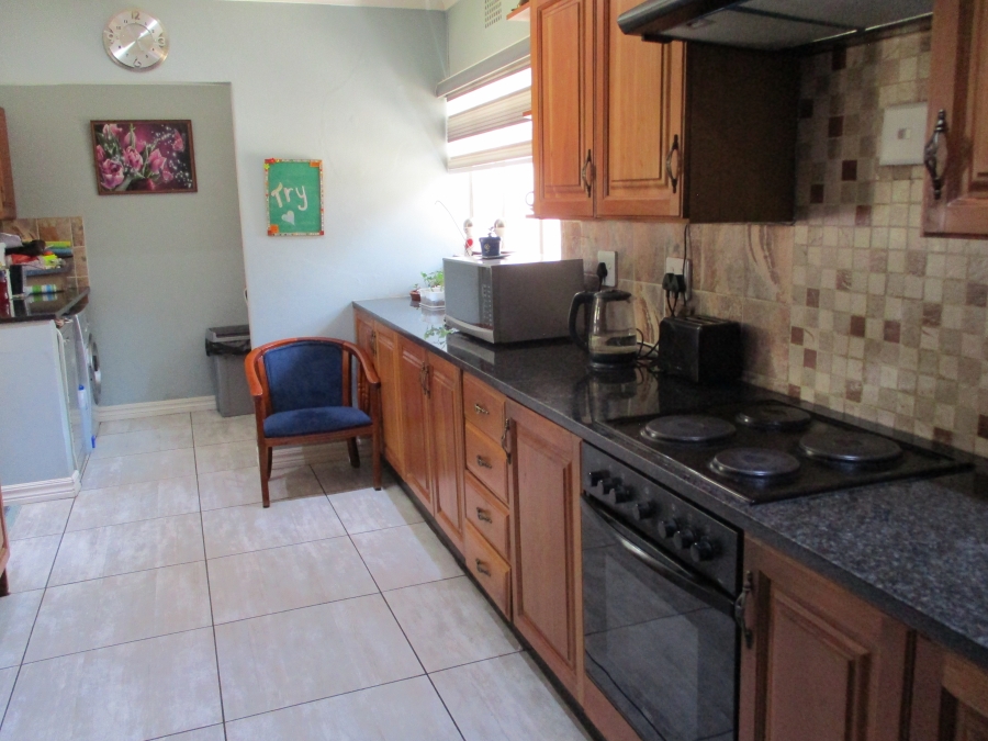 4 Bedroom Property for Sale in Wilro Park Gauteng