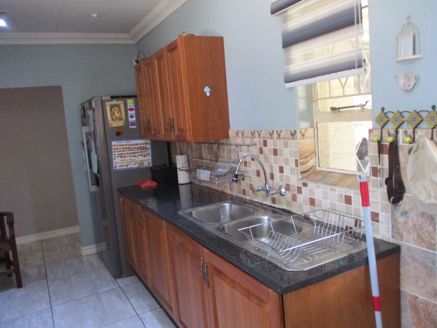 4 Bedroom Property for Sale in Wilro Park Gauteng