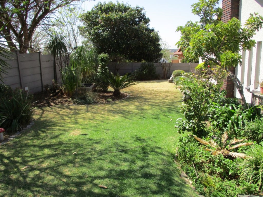 4 Bedroom Property for Sale in Wilro Park Gauteng