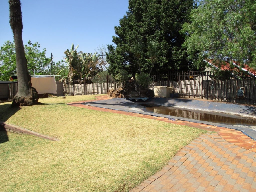 4 Bedroom Property for Sale in Wilro Park Gauteng