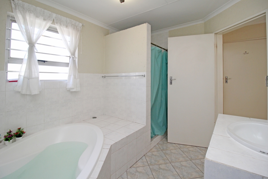 2 Bedroom Property for Sale in Sunninghill Gauteng