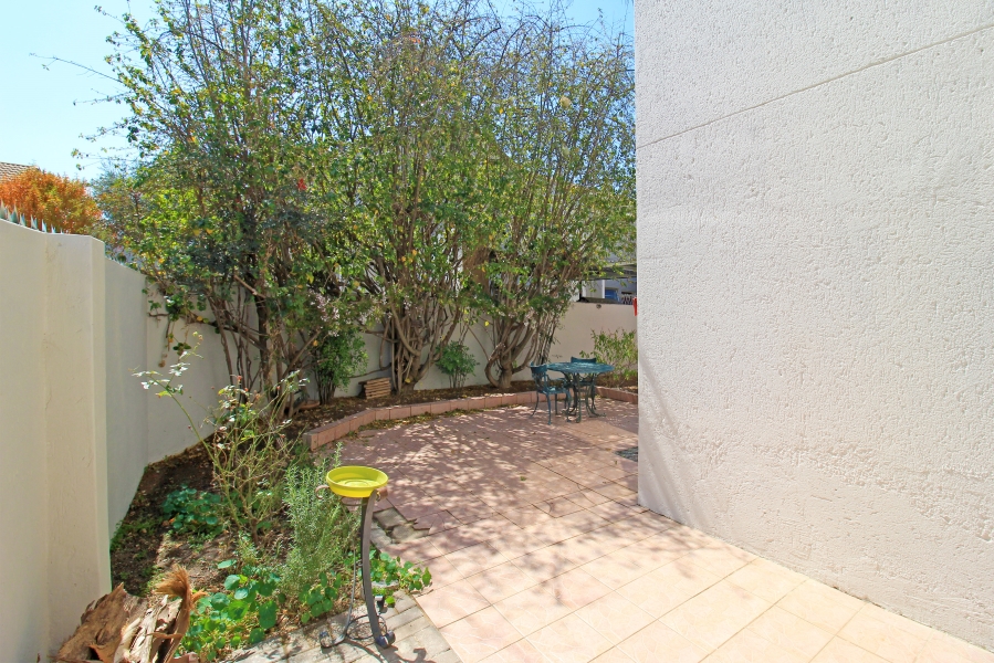 2 Bedroom Property for Sale in Sunninghill Gauteng