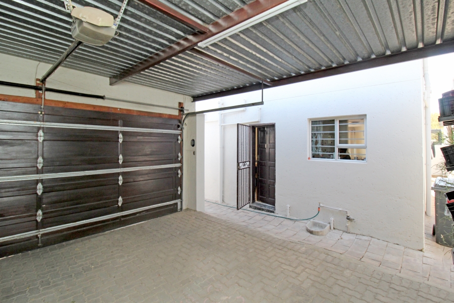 2 Bedroom Property for Sale in Sunninghill Gauteng