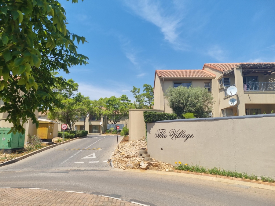 2 Bedroom Property for Sale in Leeuwenhof Estate Gauteng