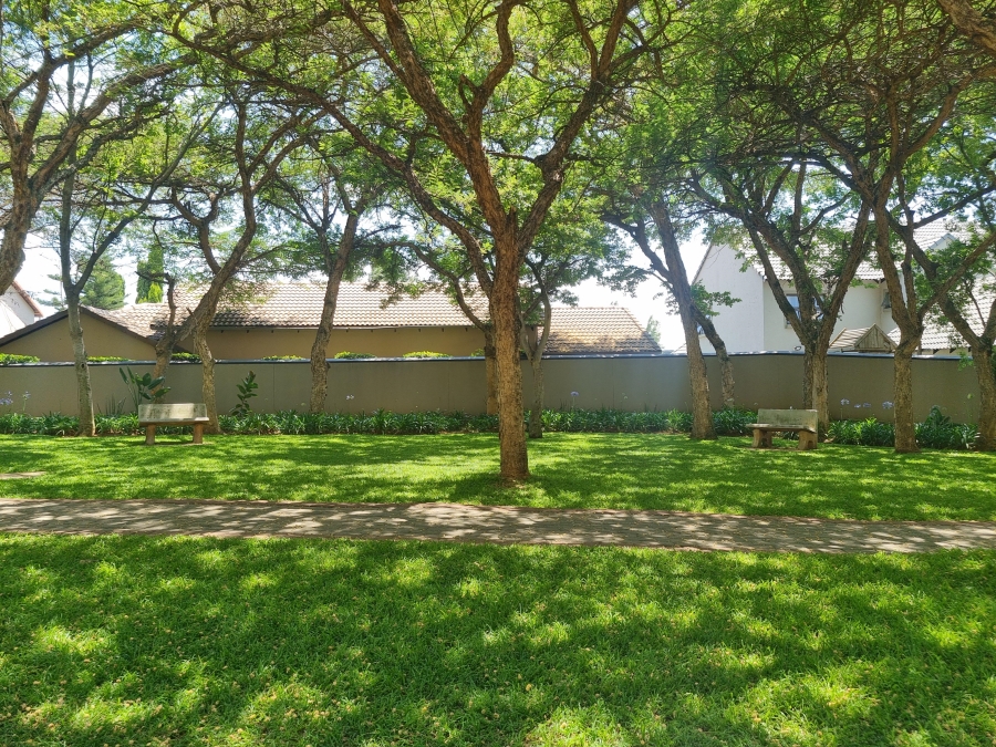 2 Bedroom Property for Sale in Leeuwenhof Estate Gauteng