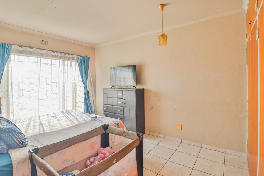 2 Bedroom Property for Sale in Regents Park Gauteng