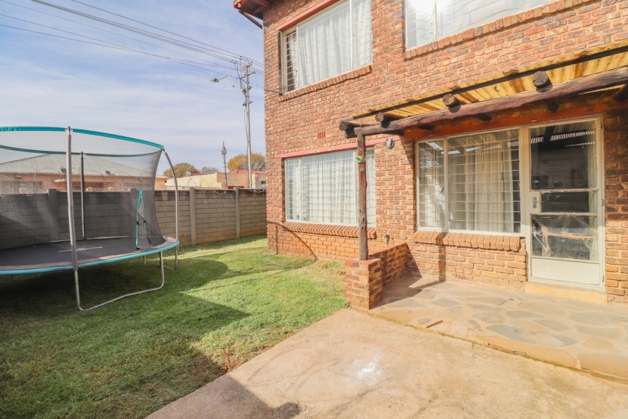 2 Bedroom Property for Sale in Regents Park Gauteng