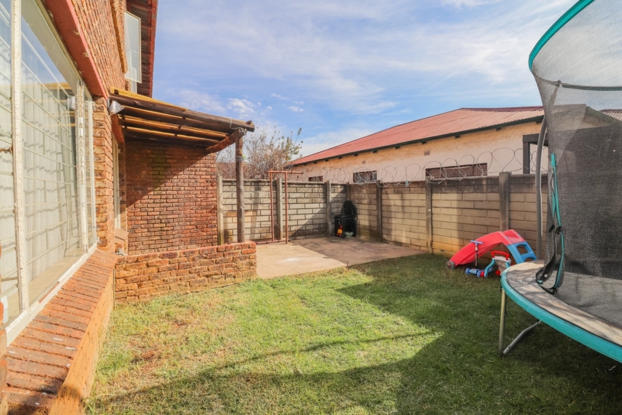 2 Bedroom Property for Sale in Regents Park Gauteng