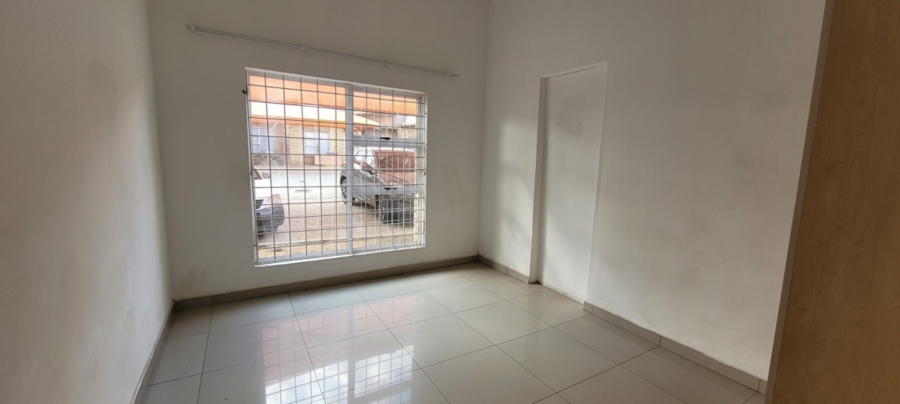 To Let 2 Bedroom Property for Rent in Three Rivers Gauteng