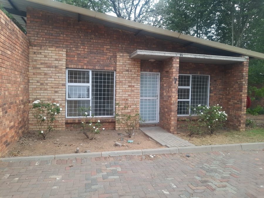 To Let 2 Bedroom Property for Rent in Three Rivers Gauteng