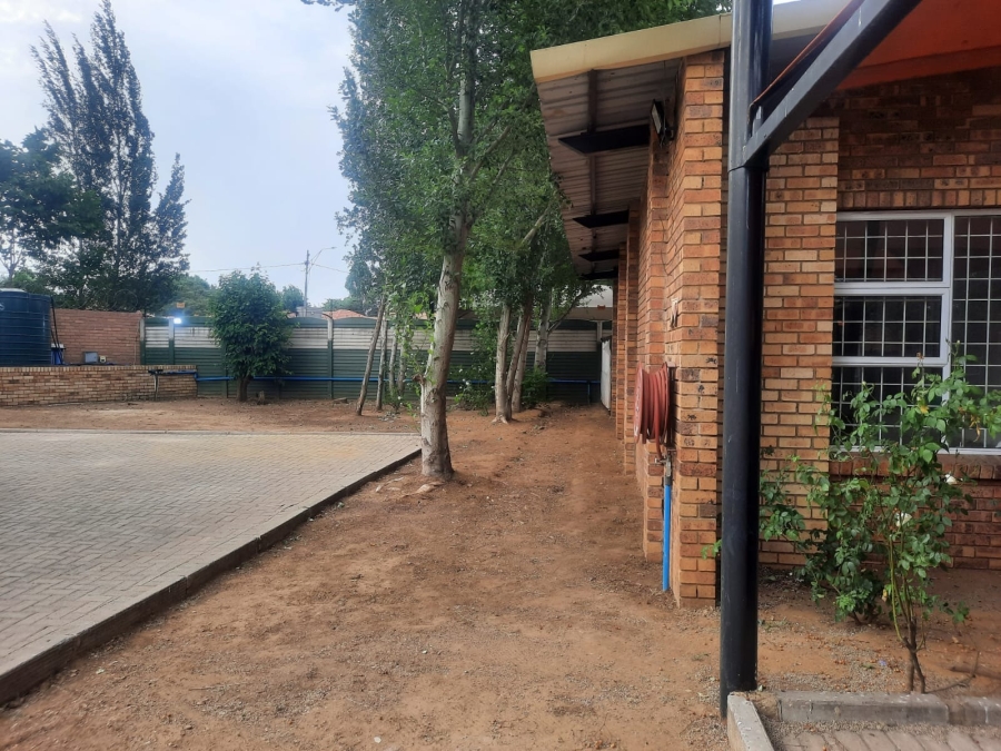 To Let 2 Bedroom Property for Rent in Three Rivers Gauteng