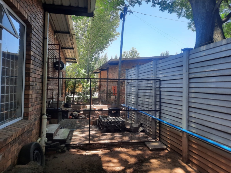 To Let 2 Bedroom Property for Rent in Three Rivers Gauteng