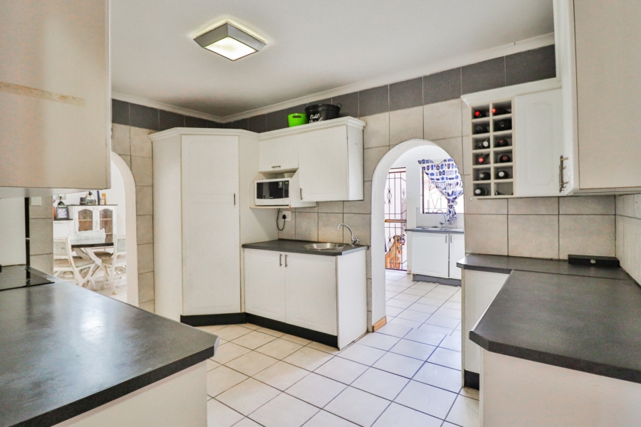 5 Bedroom Property for Sale in Northmead Gauteng