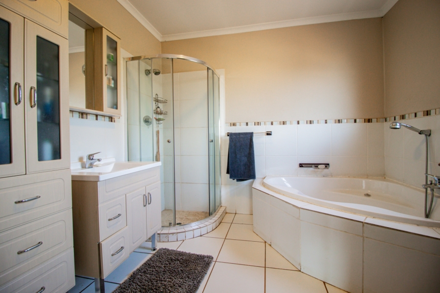 5 Bedroom Property for Sale in Northmead Gauteng