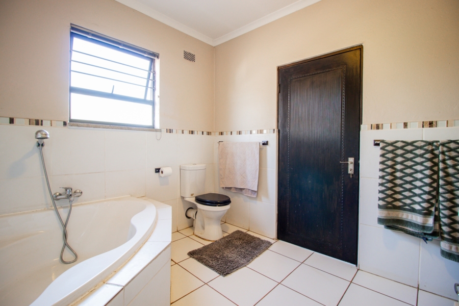 5 Bedroom Property for Sale in Northmead Gauteng