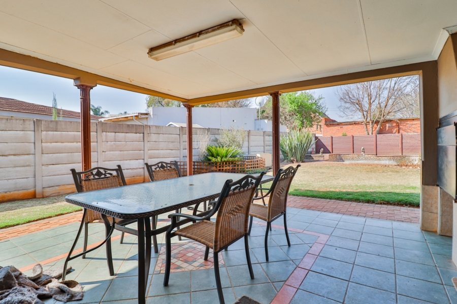 5 Bedroom Property for Sale in Northmead Gauteng