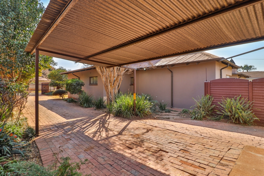 5 Bedroom Property for Sale in Northmead Gauteng