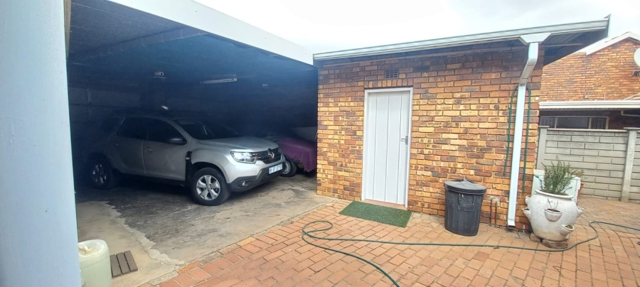 5 Bedroom Property for Sale in Dalpark Ext 1 Gauteng