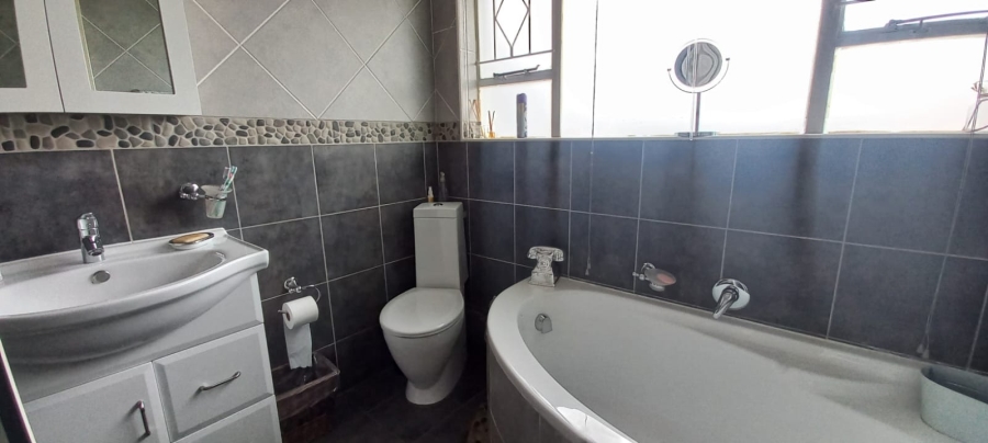 5 Bedroom Property for Sale in Dalpark Ext 1 Gauteng