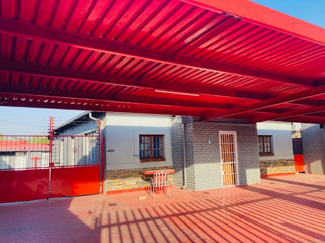 5 Bedroom Property for Sale in Springs Central Gauteng