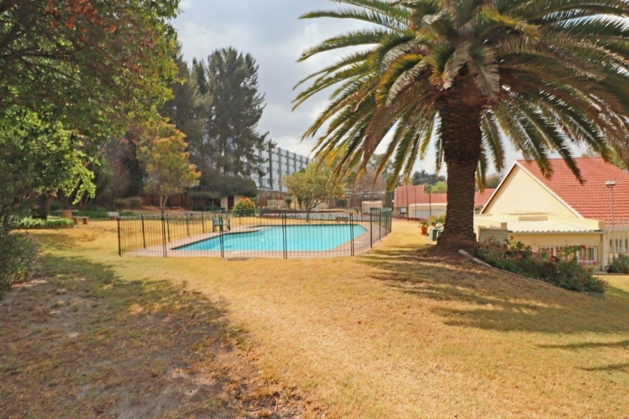 2 Bedroom Property for Sale in Bryanston Gauteng