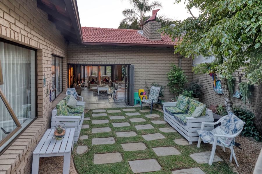 5 Bedroom Property for Sale in Fourways Gardens Gauteng