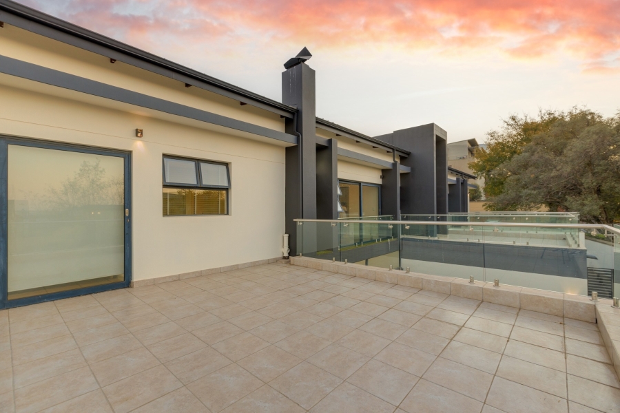 To Let 4 Bedroom Property for Rent in Helderfontein Estate Gauteng