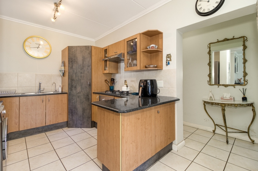 To Let 3 Bedroom Property for Rent in Lonehill Gauteng