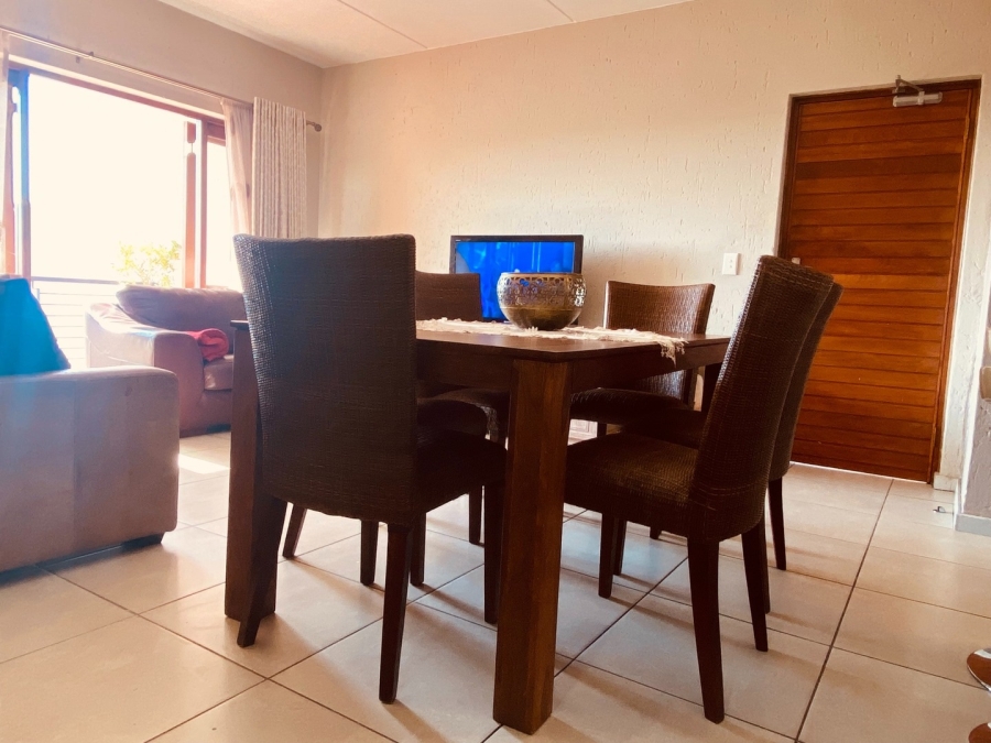 To Let 2 Bedroom Property for Rent in Douglasdale Gauteng