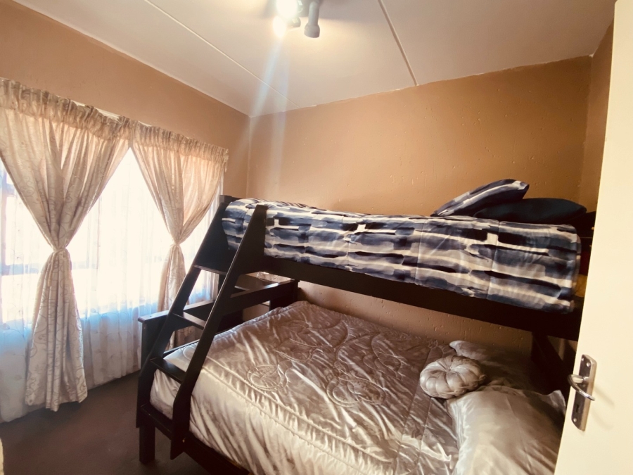 To Let 2 Bedroom Property for Rent in Douglasdale Gauteng