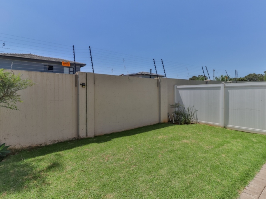 2 Bedroom Property for Sale in Pomona Gauteng