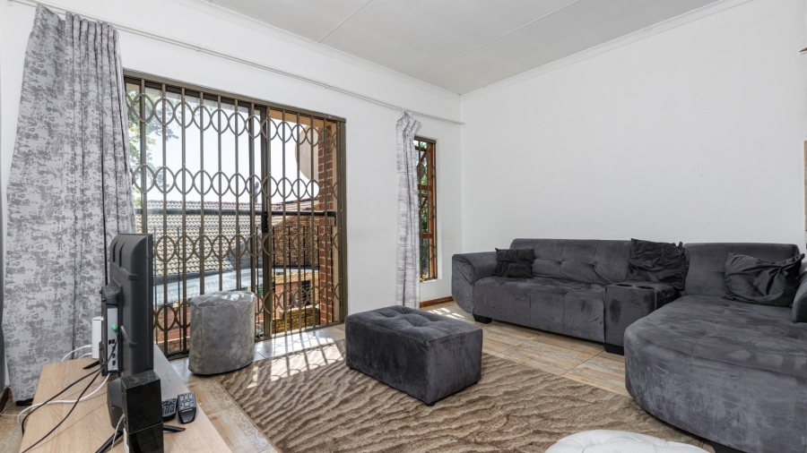 2 Bedroom Property for Sale in Vorna Valley Gauteng