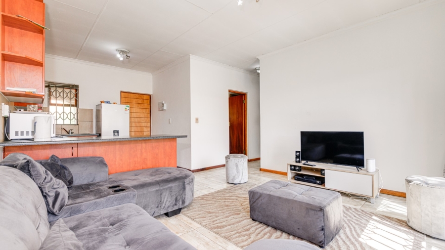 2 Bedroom Property for Sale in Vorna Valley Gauteng