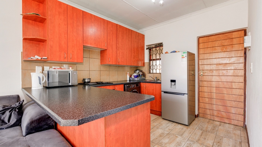 2 Bedroom Property for Sale in Vorna Valley Gauteng