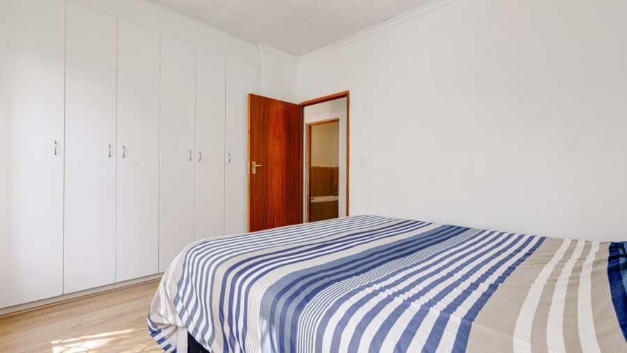2 Bedroom Property for Sale in Vorna Valley Gauteng