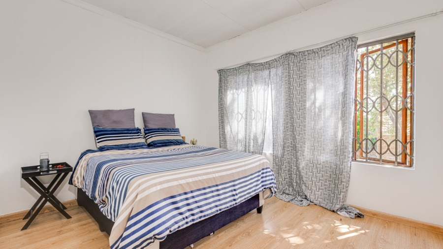 2 Bedroom Property for Sale in Vorna Valley Gauteng