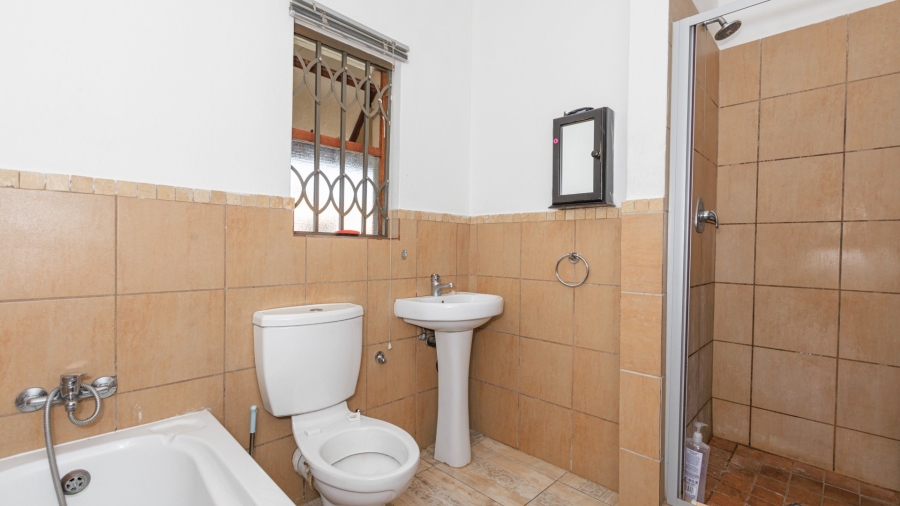 2 Bedroom Property for Sale in Vorna Valley Gauteng